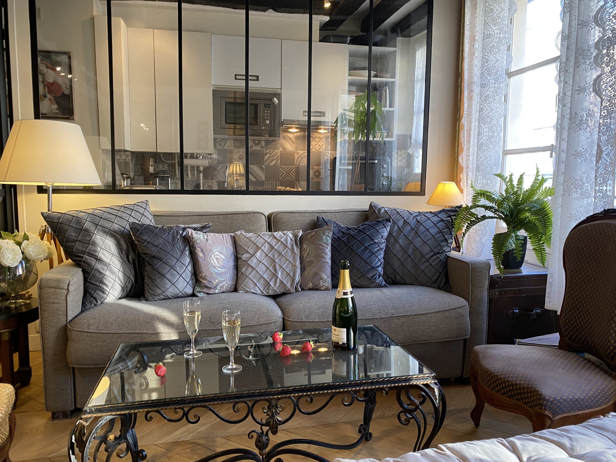 Paris apartment living room on Île Saint-Louis